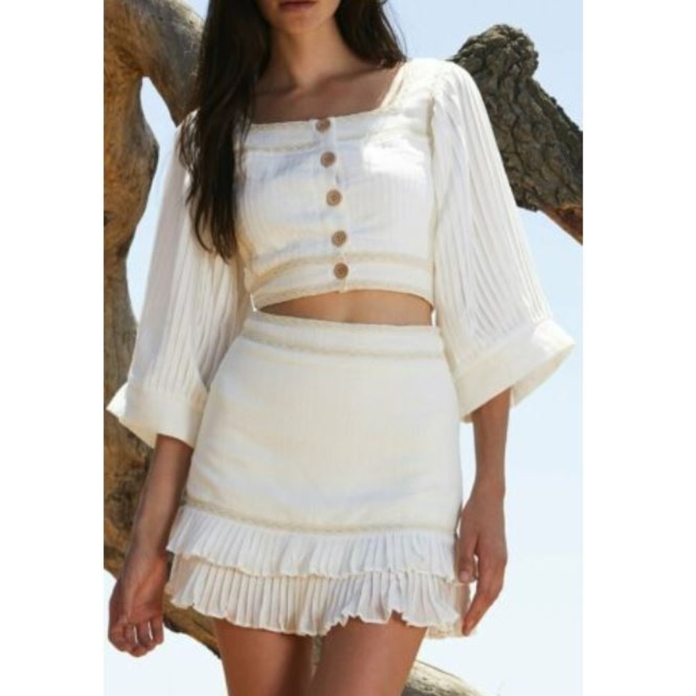 The Jetset Diaries TJD Sonnet Crop Top Ivory